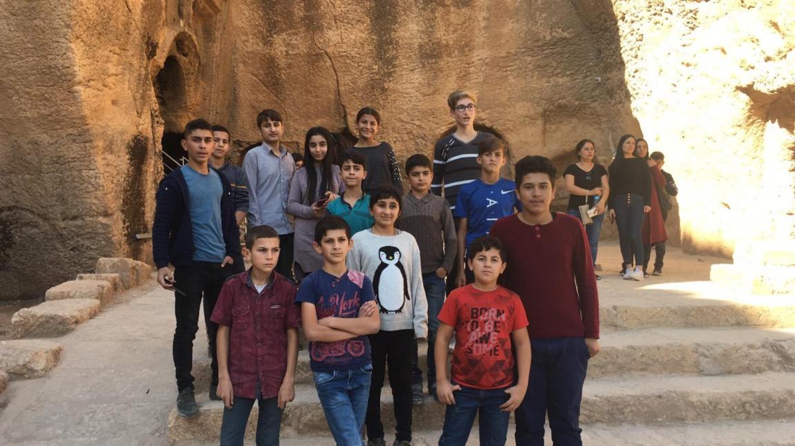 Ara tatil etkinlikleri kapsamında öğrencilerimizle Dara Antik Kent gezisi yapıldı.